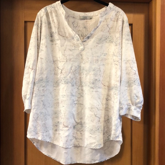 Dalia Tops - Women’s Dalia 3/4 sleeve lightweight top, size XL, white with neutral colors